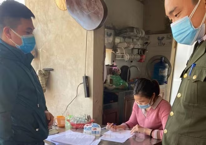 Chị T bị xử phạt vì trốn cách ly theo quy định Chị T bị xử phạt vì trốn cách ly theo quy định