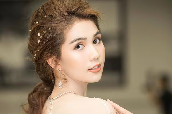 Ngọc Trinh có thú sưu tập đồng hồ hàng hiệu với giá trị nhiều tỷ đồng Ngọc Trinh có thú sưu tập đồng hồ hàng hiệu với giá trị nhiều tỷ đồng