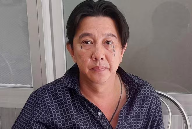 Đối tượng Nguyễn Hoàng Tuấn khi bị bắt giữ Đối tượng Nguyễn Hoàng Tuấn khi bị bắt giữ