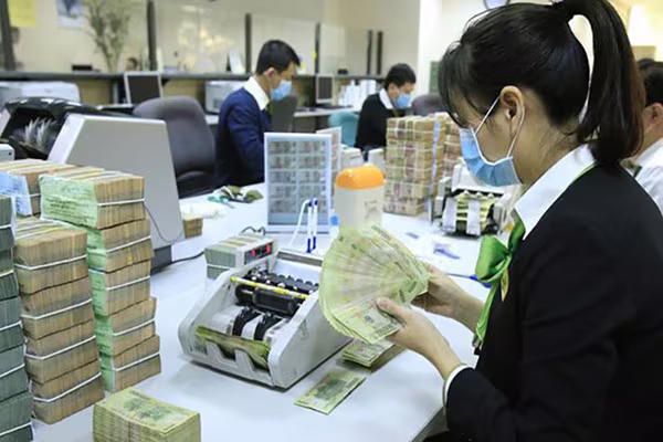Nhiều ngân hàng giảm lãi suất để kích cầu tín dụng cuối năm Nhiều ngân hàng giảm lãi suất để kích cầu tín dụng cuối năm