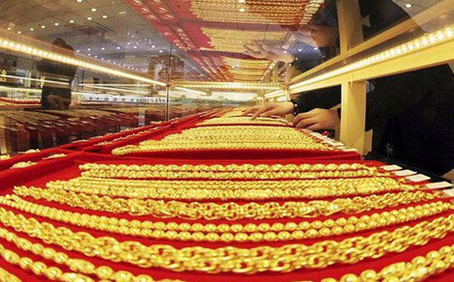 Dịch bệnh Covid-19 thêm trầm trọng khiến giá vàng giữ được đà tăng