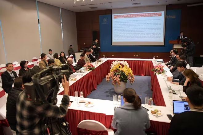 Nhóm nghiên cứu trình bày kết quả nghiên cứu đề tài Nhóm nghiên cứu trình bày kết quả nghiên cứu đề tài