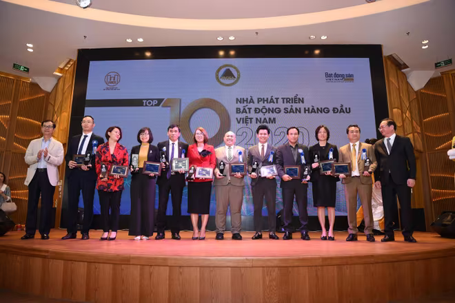 Top 10 nhà phát triển bất động sản hàng đầu Việt Nam 2020 được vinh danh Top 10 nhà phát triển bất động sản hàng đầu Việt Nam 2020 được vinh danh