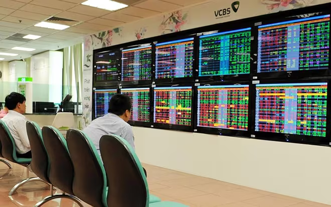 Bộ Tài chính yêu cầu xem xét việc áp dụng trở lại lô giao dịch tối thiểu 10 cổ phiếu Bộ Tài chính yêu cầu xem xét việc áp dụng trở lại lô giao dịch tối thiểu 10 cổ phiếu