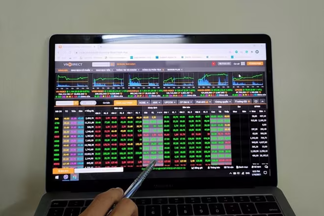 Dòng tiền đang rất mạnh nhưng rất nhiều mã cổ phiếu vẫn bị "ghẻ lạnh" Dòng tiền đang rất mạnh nhưng rất nhiều mã cổ phiếu vẫn bị "ghẻ lạnh"