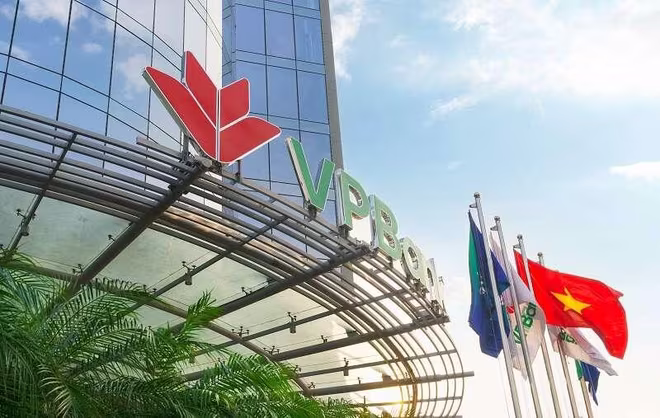 VPBank vượt qua 1 năm bị ảnh hưởng nặng nề bởi dịch Covid-19 với những kết quả kinh doanh khả quan VPBank vượt qua 1 năm bị ảnh hưởng nặng nề bởi dịch Covid-19 với những kết quả kinh doanh khả quan