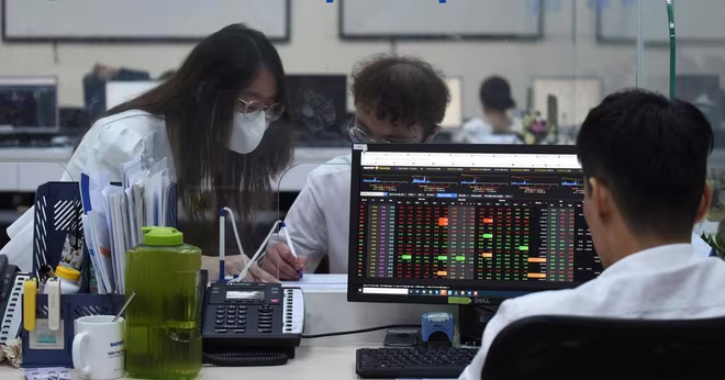 Lượng tài khoản chứng khoán đóng lại tăng vọt trong tháng 10 Lượng tài khoản chứng khoán đóng lại tăng vọt trong tháng 10