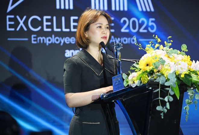 Bà Nguyễn Thanh Hoa - Giám đốc Nhân sự VPBankS chia sẻ tại Chương trình