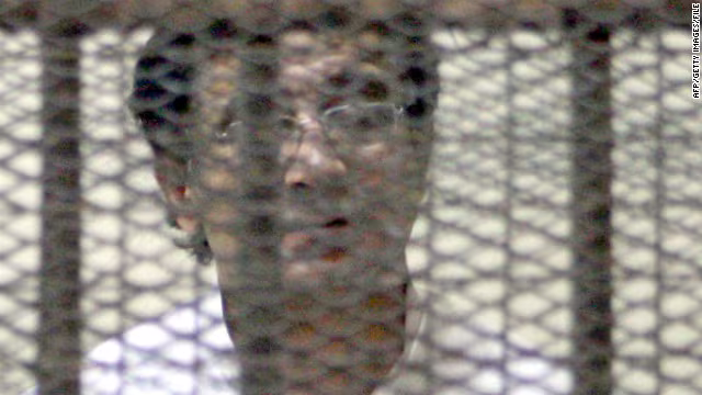 Ông trùm ngành thép Ai Cập Ahmed Ezz đang bị án 10 năm tù giam vì tội tham nhũng Ông trùm ngành thép Ai Cập Ahmed Ezz đang bị án 10 năm tù giam vì tội tham nhũng