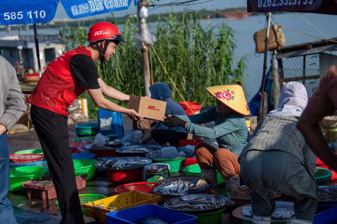 Từ đô thị đến vùng xa, J&amp;T Express đang đa dạng hóa điểm chạm dịch vụ để đáp ứng mọi thói quen gửi hàng