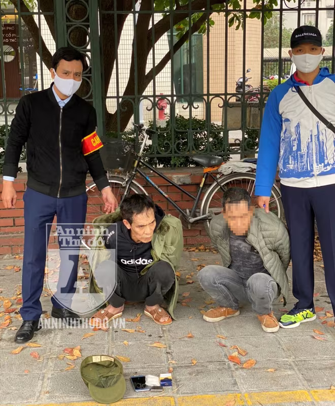 Dù bỏ chạy rất nhanh, các đối tượng đã không thể thoát, vì Cảnh sát 141 áp sát rất nhanh và quyết liệt Dù bỏ chạy rất nhanh, các đối tượng đã không thể thoát, vì Cảnh sát 141 áp sát rất nhanh và quyết liệt