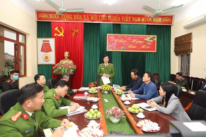 Thứ trưởng Nguyễn Duy Ngọc phát biểu chỉ đạo tại Công an xã Đông Dư Thứ trưởng Nguyễn Duy Ngọc phát biểu chỉ đạo tại Công an xã Đông Dư