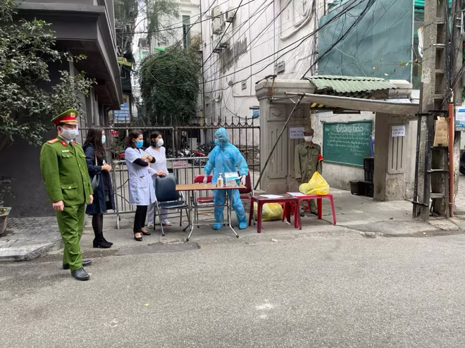 Khu vực ngõ Yên Thế đã hoàn tất công tác phong tỏa Khu vực ngõ Yên Thế đã hoàn tất công tác phong tỏa