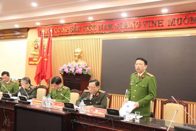 Đại tá Nguyễn Hồng Ky, Phó Giám đốc CATP báo cáo tóm tắt kết quả thực hiện 2 Dự án Đại tá Nguyễn Hồng Ky, Phó Giám đốc CATP báo cáo tóm tắt kết quả thực hiện 2 Dự án