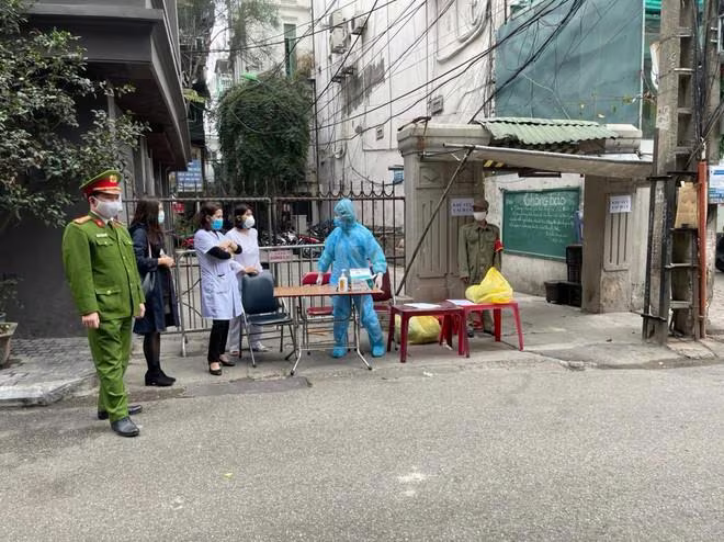 Lực lượng Công an thời gian qua phối hợp triển khai nhiều biện pháp quyết liệt phòng chống Covid-19 Lực lượng Công an thời gian qua phối hợp triển khai nhiều biện pháp quyết liệt phòng chống Covid-19