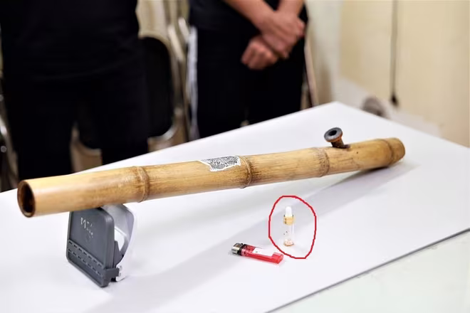 Các công cụ và &quot;nguyên liệu&quot; mà nhóm thiếu niên sử dụng, bị phát hiện quả tang