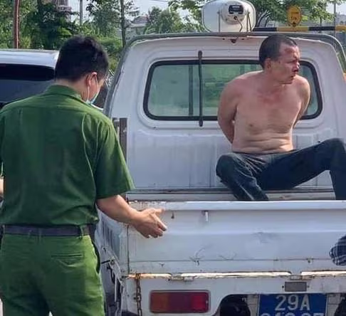 Đối tượng Sáu bị bắt giữ ngay sau khi gây án nghiêm trọng Đối tượng Sáu bị bắt giữ ngay sau khi gây án nghiêm trọng
