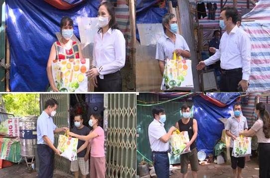 Ngay sau lễ phát động, lãnh đạo Quận và ngành, phòng ban chức năng đã trực tiếp đi trao quà tặng các hộ nghèo, gặp khó khăn bởi dịch bệnh Ngay sau lễ phát động, lãnh đạo Quận và ngành, phòng ban chức năng đã trực tiếp đi trao quà tặng các hộ nghèo, gặp khó khăn bởi dịch bệnh