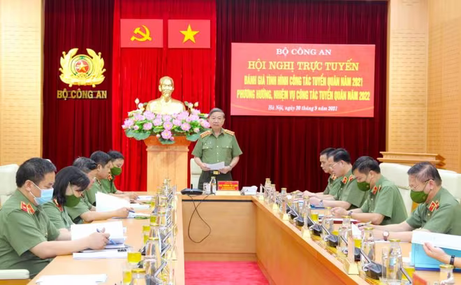 Bộ trưởng Tô Lâm phát biểu chỉ đạo tại hội nghị Bộ trưởng Tô Lâm phát biểu chỉ đạo tại hội nghị