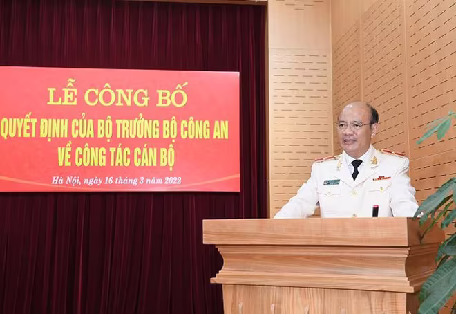 Thiếu tướng Cao Đăng Hưng phát biểu nhận nhiệm vụ. Thiếu tướng Cao Đăng Hưng phát biểu nhận nhiệm vụ.