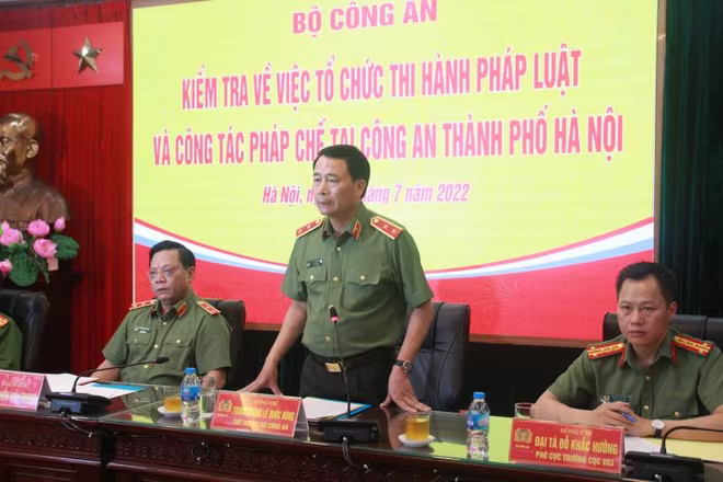 Trung tướng Lê Quốc Hùng, Uỷ viên Trung ương Đảng, Thứ trưởng Bộ Công an phát biểu tại buổi kiểm tra Trung tướng Lê Quốc Hùng, Uỷ viên Trung ương Đảng, Thứ trưởng Bộ Công an phát biểu tại buổi kiểm tra