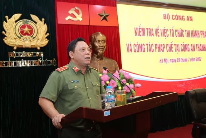 Trung tướng Nguyễn Hải Trung - Giám đốc CATP phát biểu tại buổi kiểm tra Trung tướng Nguyễn Hải Trung - Giám đốc CATP phát biểu tại buổi kiểm tra