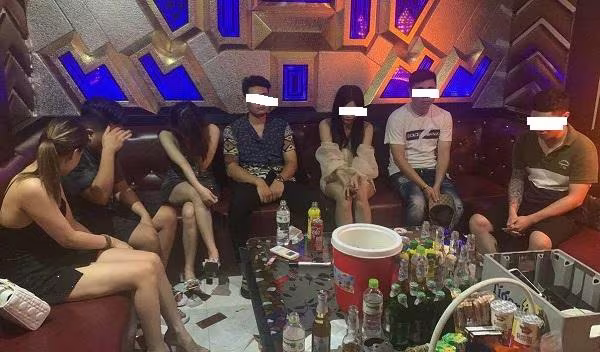 Các đối tượng có mặt tại quán karaoke Nhật Thủy, rạng sáng 18-7