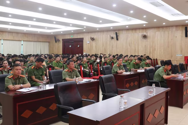 Toàn cảnh hội nghị Toàn cảnh hội nghị