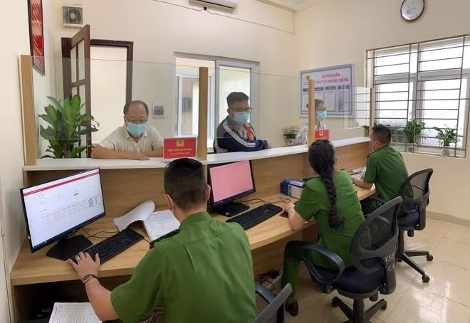 CAQ Đống Đa ứng dụng công nghệ thông tin thực hiện các thủ tục hành chính CAQ Đống Đa ứng dụng công nghệ thông tin thực hiện các thủ tục hành chính