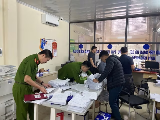 CQĐT khám xét Trung tâm đăng kiểm 29-32D CQĐT khám xét Trung tâm đăng kiểm 29-32D