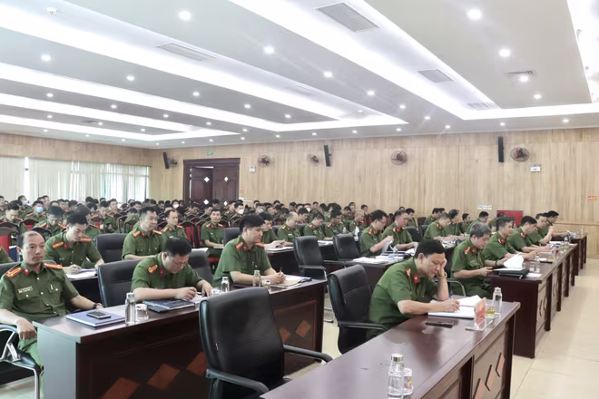 Hội nghị trang bị kiến thức quý cho khối Điều tra Công an quận Hà Đông