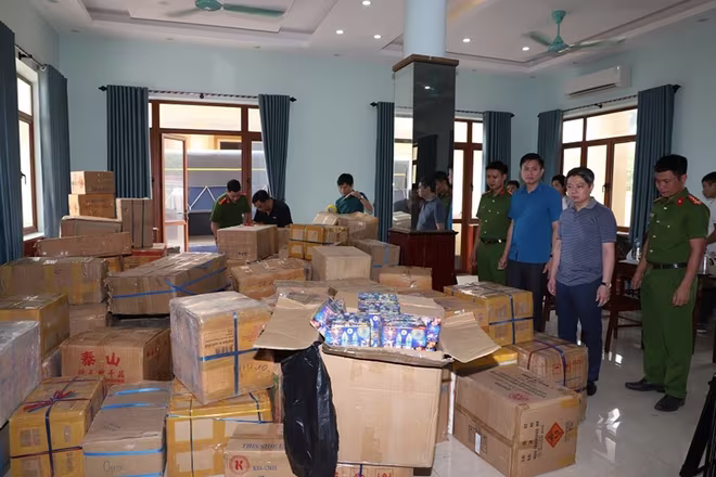 Tang vật cơ quan Công an thu giữ. Tang vật cơ quan Công an thu giữ.