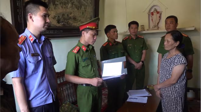 CQĐT tống đạt các quyết định tố tụng đối với bị can Nương CQĐT tống đạt các quyết định tố tụng đối với bị can Nương