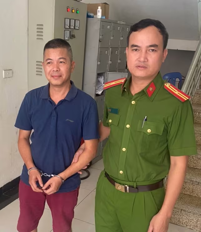 Lê Hải Đông đến cơ quan Công an xin đầu thú Lê Hải Đông đến cơ quan Công an xin đầu thú