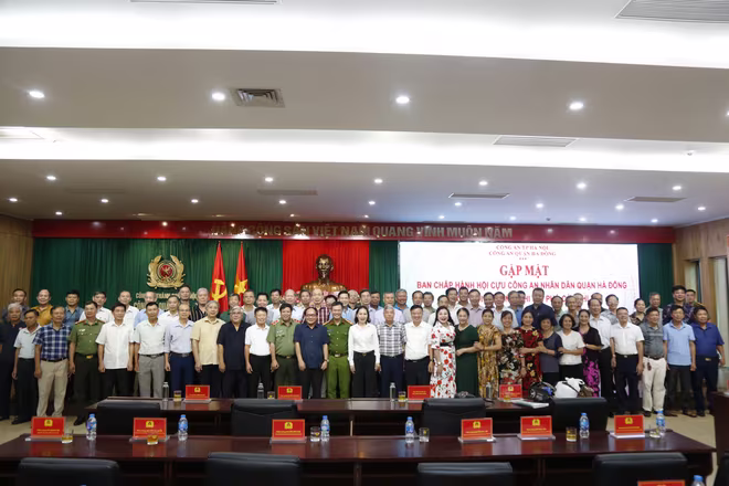 Buổi gặp mặt ý nghĩa để phát huy sức mạnh từng hội viên cựu CAND quận Hà Đông trên mặt trận giữ gìn ANTT