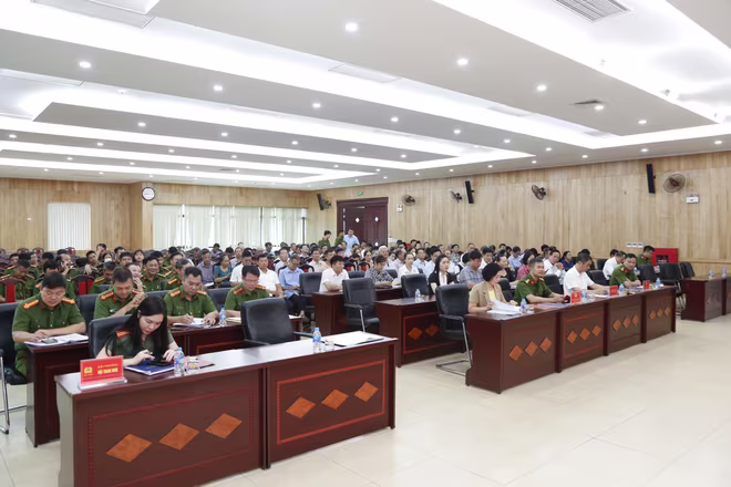 Toàn cảnh hội nghị