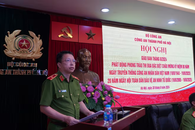 Thiếu tướng Nguyễn Hồng Ky – Phó Giám đốc CATPphát động đến toàn lực lượng Công an Thủ đô Phong trào thi đua đặc biệt chào mừng kỷ niệm 80 năm truyền thống lực lượng CAND; 20 năm Ngày hội toàn dân bảo vệ An ninh Tổ quốc Thiếu tướng Nguyễn Hồng Ky – Phó Giám đốc CATPphát động đến toàn lực lượng Công an Thủ đô Phong trào thi đua đặc biệt chào mừng kỷ niệm 80 năm truyền thống lực lượng CAND; 20 năm Ngày hội toàn dân bảo vệ An ninh Tổ quốc