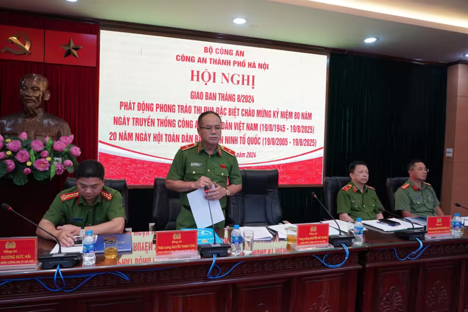 Thiếu tướng Nguyễn Thanh Tùng - Phó Giám đốc CATP phát biểu chỉ đạo tại hội nghị Thiếu tướng Nguyễn Thanh Tùng - Phó Giám đốc CATP phát biểu chỉ đạo tại hội nghị