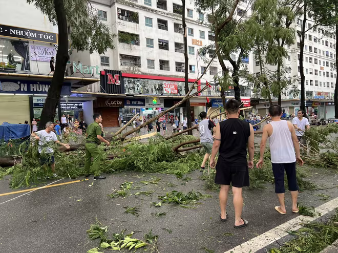 Khắc phục hậu quả do bão số 3, sáng 8-9