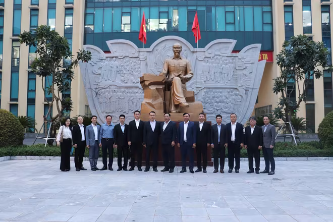 Trưởng Cơ quan đại diện Bộ Công an Trung Quốc thăm, làm việc tại Công an thành phố Hà Nội ảnh 3 Trưởng Cơ quan đại diện Bộ Công an Trung Quốc thăm, làm việc tại Công an thành phố Hà Nội ảnh 3