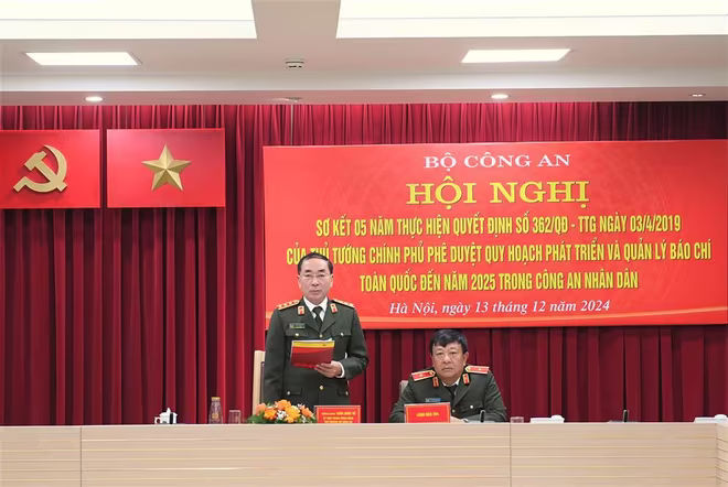 Thứ trưởng Trần Quốc Tỏ dự và chỉ đạo hội nghị. Thứ trưởng Trần Quốc Tỏ dự và chỉ đạo hội nghị.