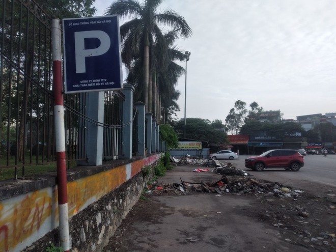 Và phía đường Phạm Tu