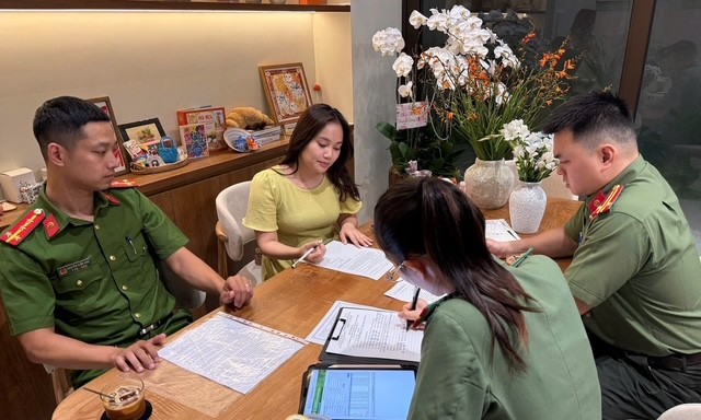 CAP Hoàn Kiếm kiểm tra các cơ sở lưu trú cho người nước ngoài trên địa bàn
