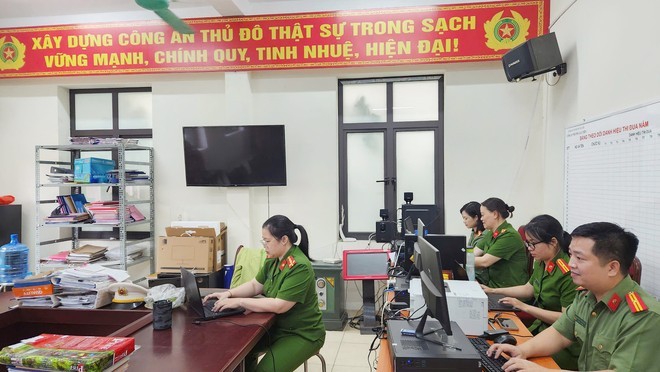 Cán bộ, chiến sỹ Công an phường Từ Liêm trong những ngày 