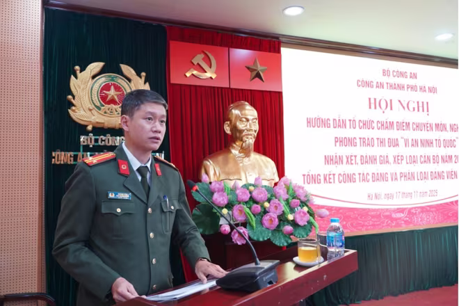 Trung tá Hoàng Tâm - Phó trưởng phòng Tổ chức cán bộ phổ biến một số nội dung kiểm điểm, đánh giá và xếp loại cán bộ năm 2025 Trung tá Hoàng Tâm - Phó trưởng phòng Tổ chức cán bộ phổ biến một số nội dung kiểm điểm, đánh giá và xếp loại cán bộ năm 2025