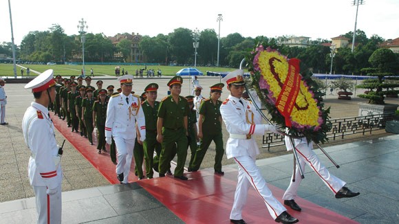 Sinh hoạt chính trị tại Lăng Chủ tịch Hồ Chí Minh ảnh 1 Sinh hoạt chính trị tại Lăng Chủ tịch Hồ Chí Minh ảnh 1