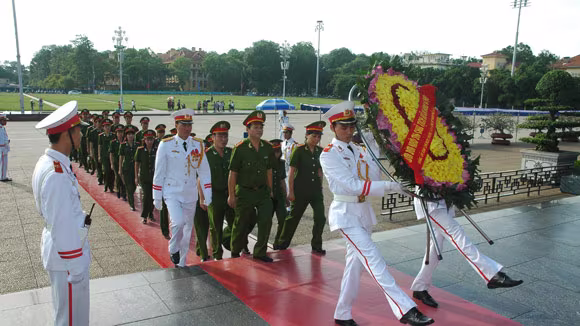 Sinh hoạt chính trị tại Lăng Chủ tịch Hồ Chí Minh ảnh 1 Sinh hoạt chính trị tại Lăng Chủ tịch Hồ Chí Minh ảnh 1