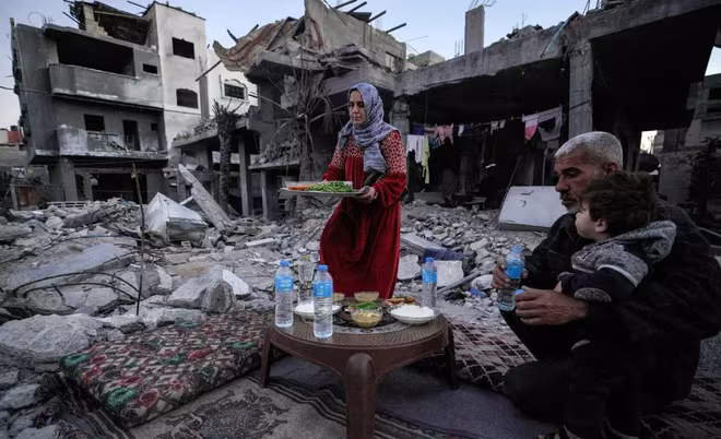 Người dân Palestine ở Dải Gaza đón tháng lễ Ramadan linh thiêng trong xung đột và nạn đói Người dân Palestine ở Dải Gaza đón tháng lễ Ramadan linh thiêng trong xung đột và nạn đói