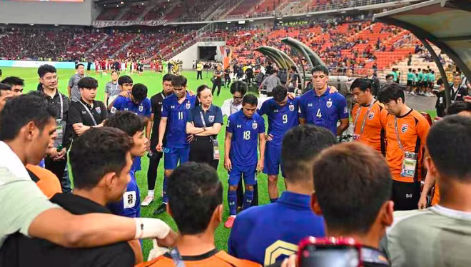 Các thành viên tuyển Thái Lan buồn bã sau khi thất bại chiến dịch vòng loại World Cup 2026 Các thành viên tuyển Thái Lan buồn bã sau khi thất bại chiến dịch vòng loại World Cup 2026