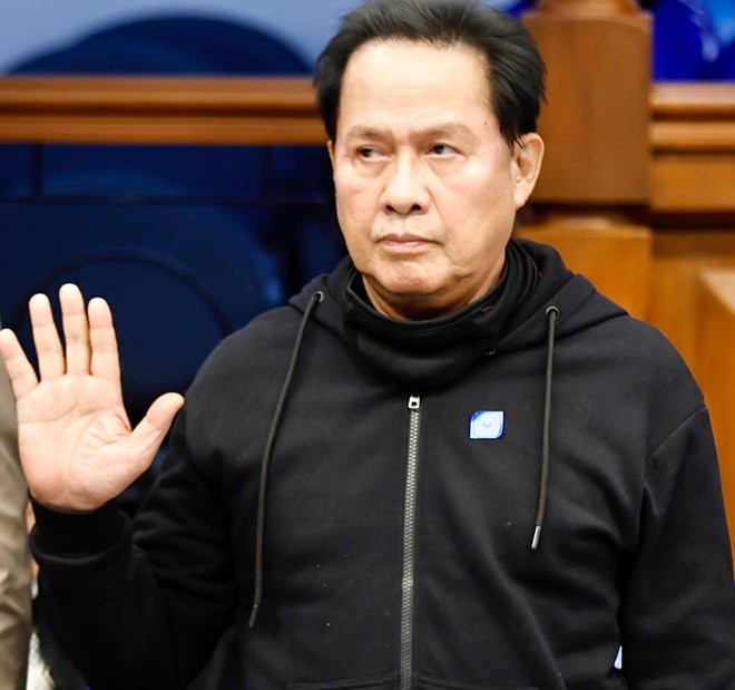 Mục sư Apollo Quiboloy tuyên thệ trong một cuộc điều tra của Thượng viện tại Manila vào ngày 23-10-2024